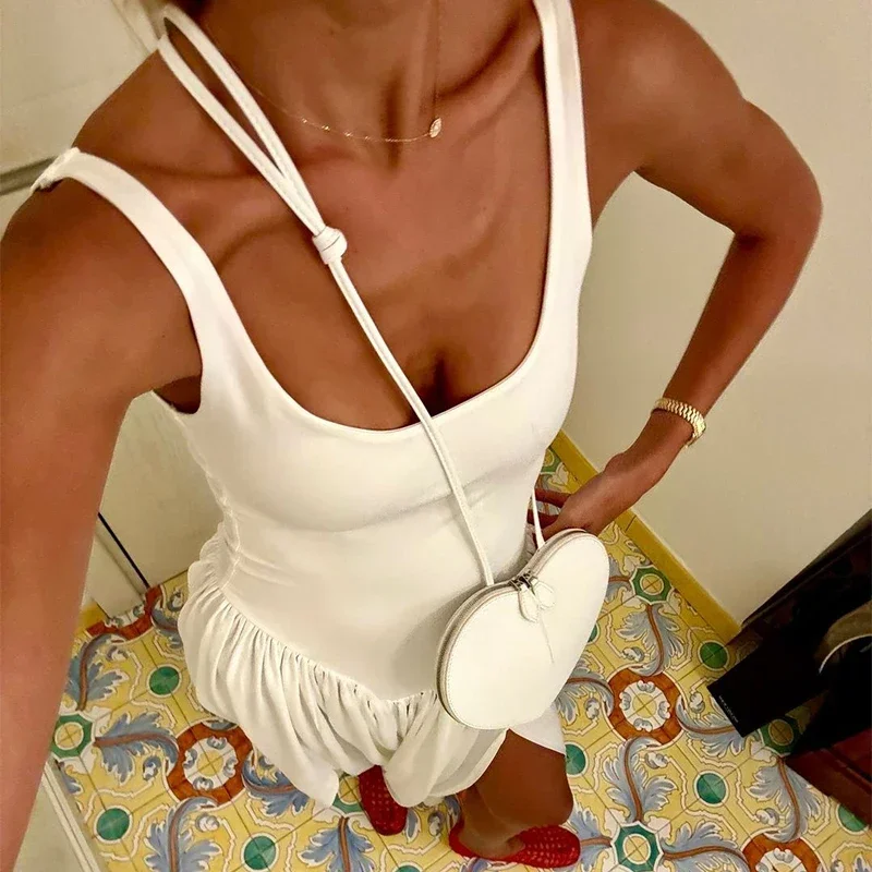 Женское мини-платье без рукавов с высокой талией