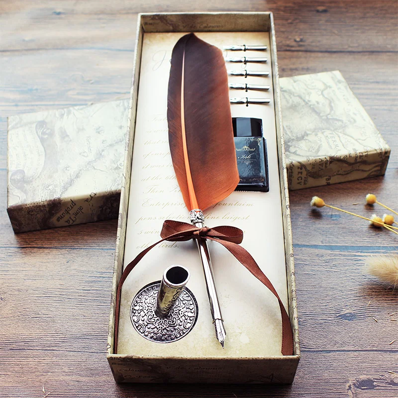 Ручка перьевая с 5 сменными наконечниками в подарочной коробке