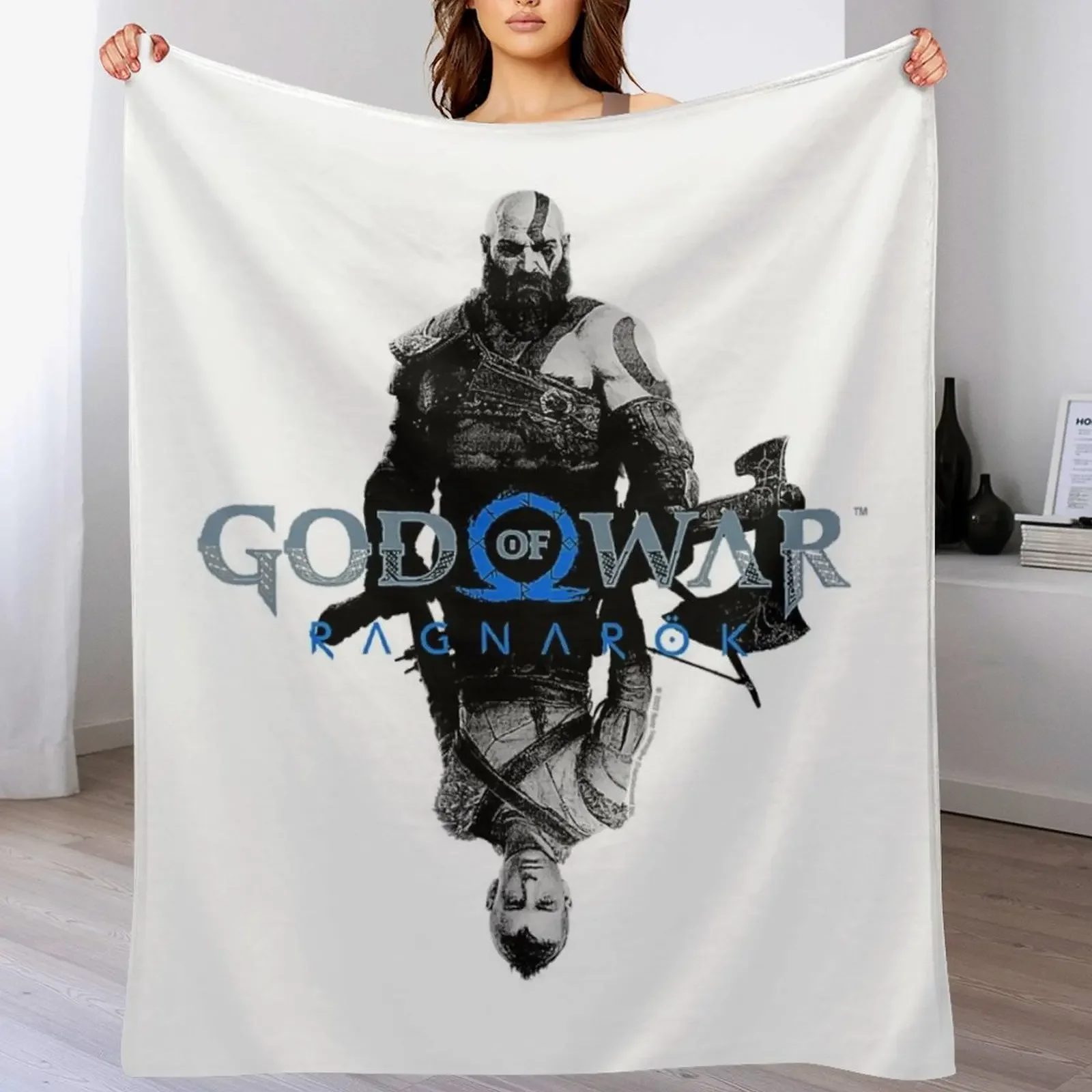 Фото Плед God of War Ragnarok с Кратосом и Атреусом, уютный плед из микрофибры для дома и спальни №1