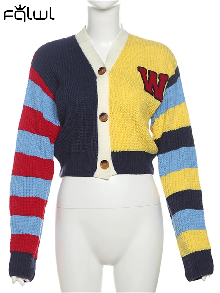 Женский трикотажный кардиган на пуговицах с V-образным вырезом