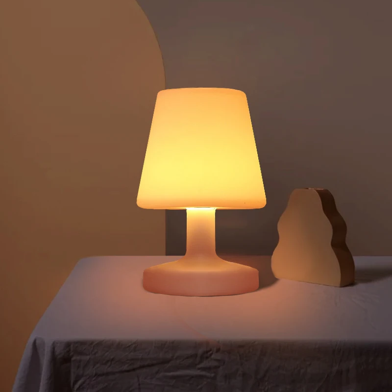 

Modern Hotel Restaurant Rechargeable Wireless Table Lamp