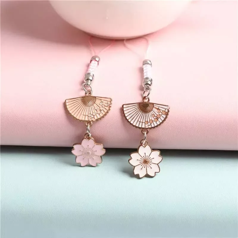 

Cute Mobile Phone Straps Charm Fashion Keychain Lanyard Cartoon Short Cell Phone Strap Pendant Decor For iPhone 13 Lanyards