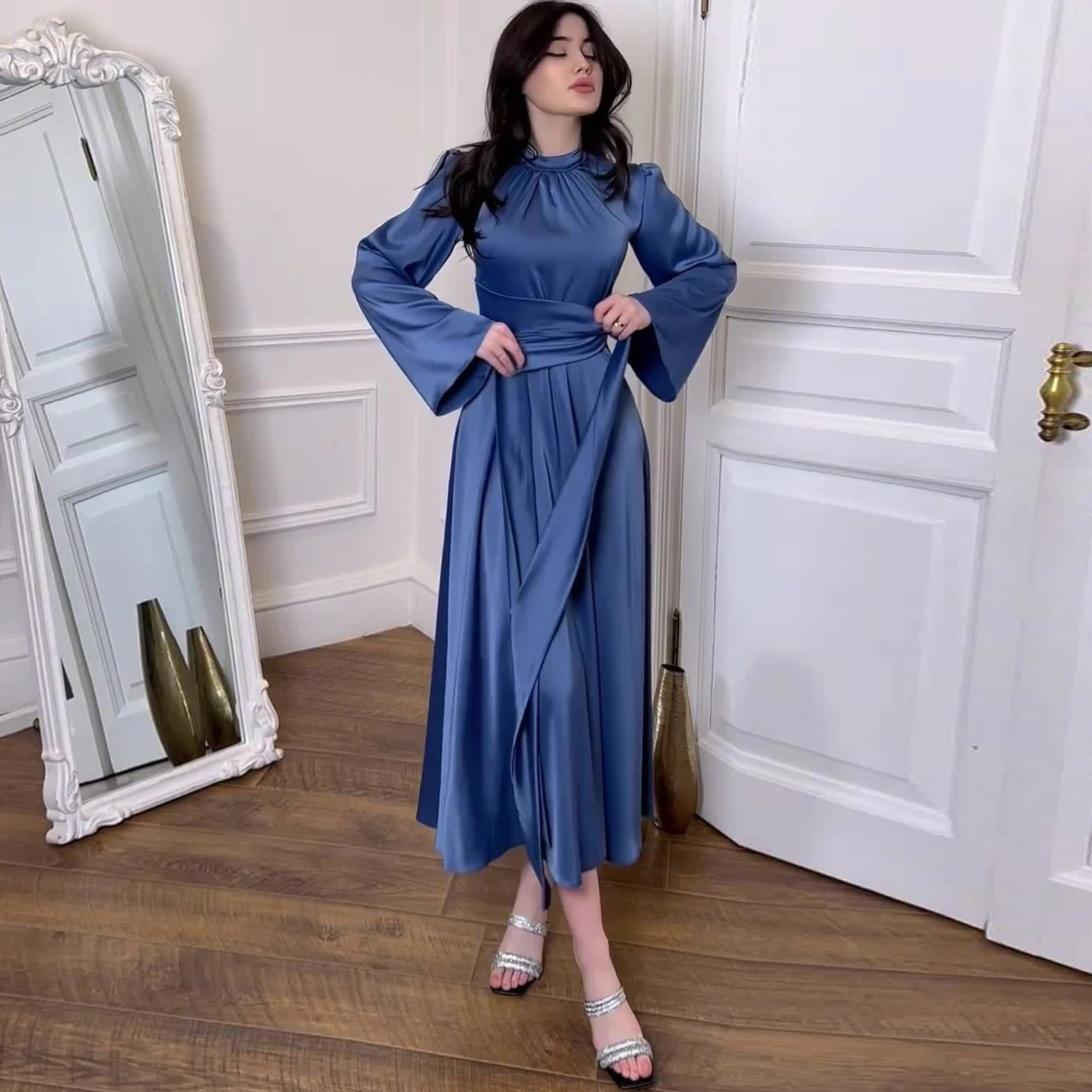 Женское винтажное однотонное платье-водолазка с поясом