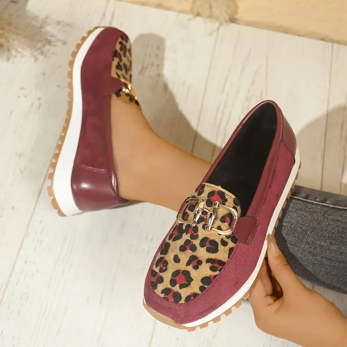 Женские кроссовки новинка 2024 низкие туфли с круглым носком на толстой подошве