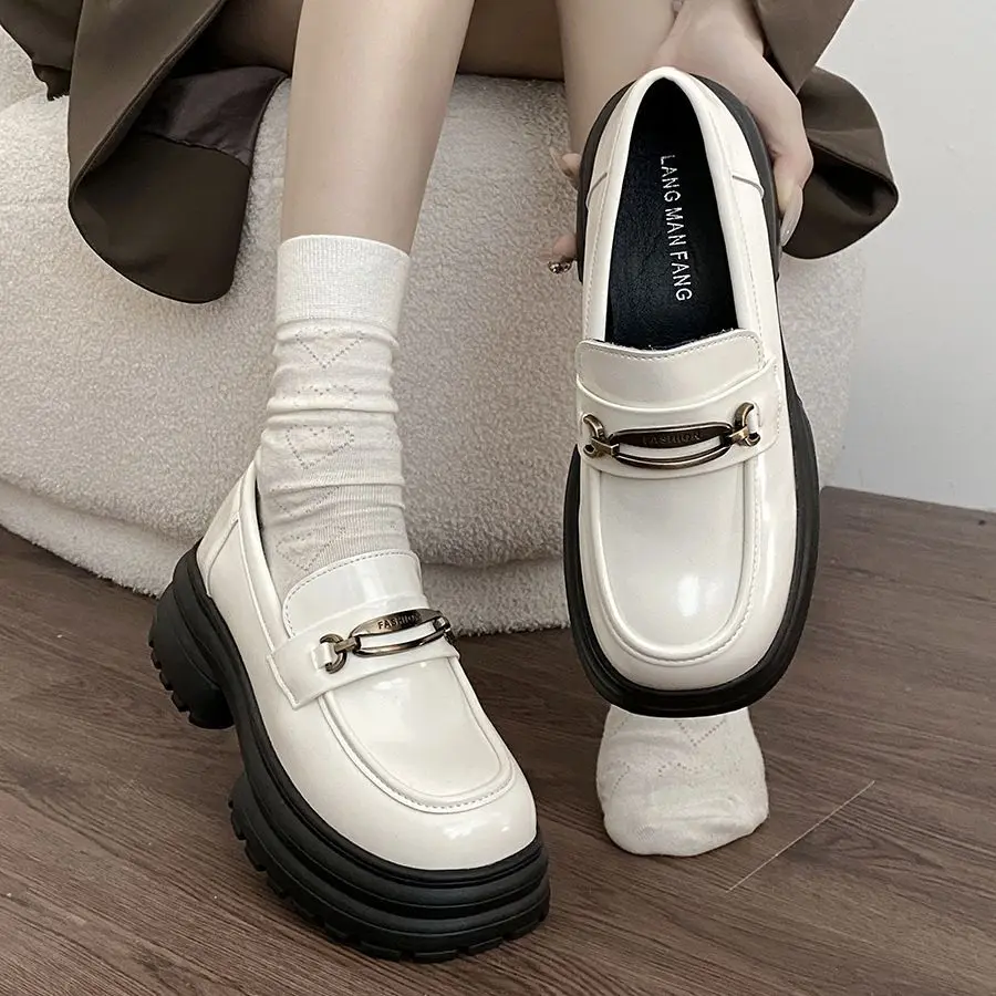 

Резиновые полиуретановые базовые туфли на каблуках средней высоты Римский полиуретан базовые туфли на каблуках