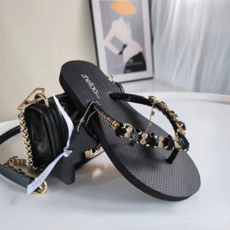 

Women Comfortable Beach Shoes Non-slip Soft Bottom Casual Flip Flops Rhinestone Chain Decoration Summer Flat Slippers 2022
