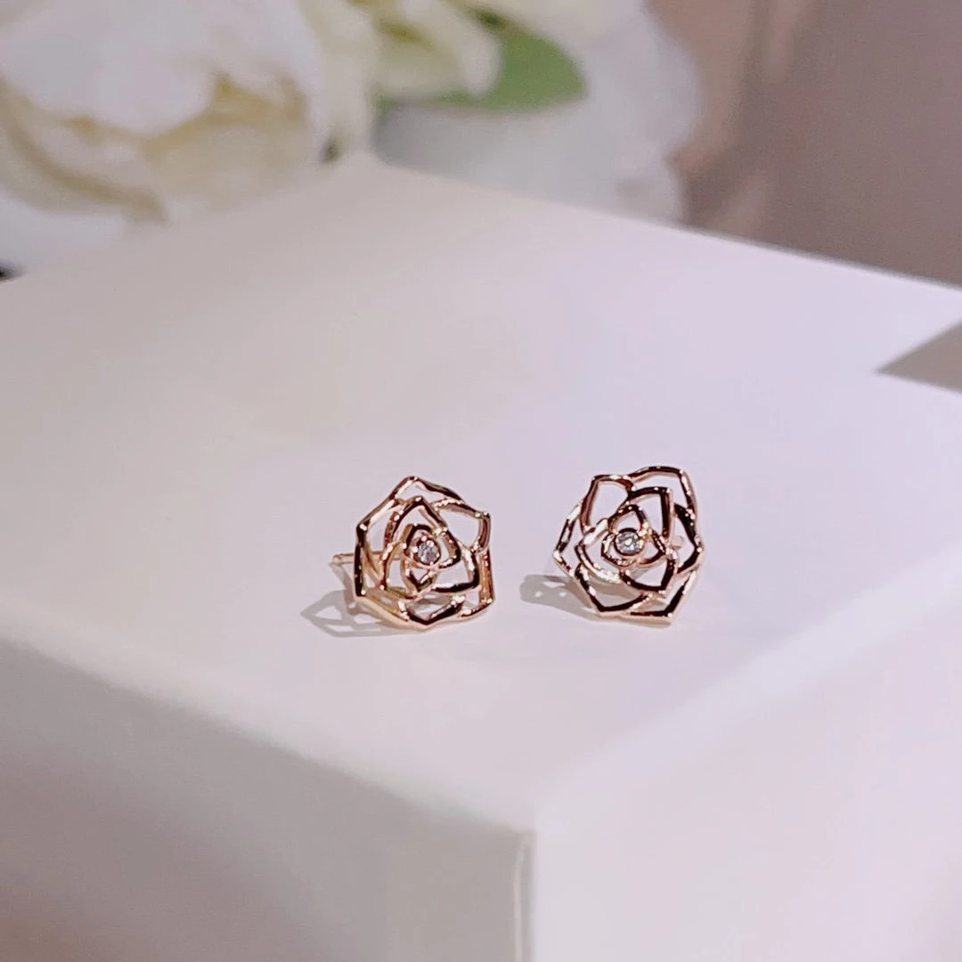 

2022 New Hot Brand 925 SilverHollow Rose Diamond Zirconia Earrings Stud Earrings Superior QualityEar Studs