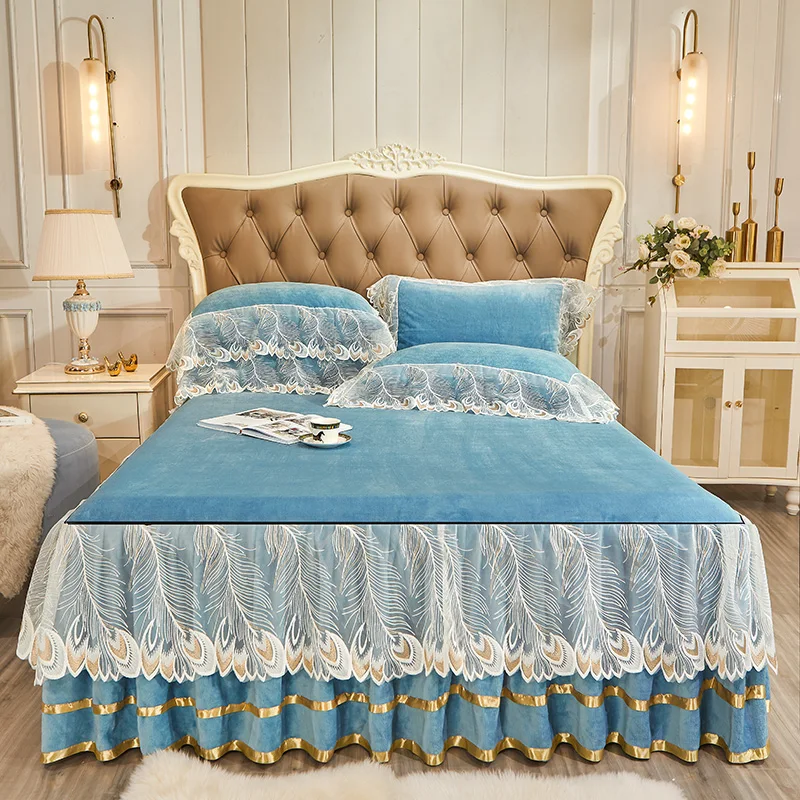 

Luxury Crystal Velvet Fleece Bed Skirt Pillowcases Bedding Set White Feather Lace Ruffles Quilted Mattress Cover Bedspread