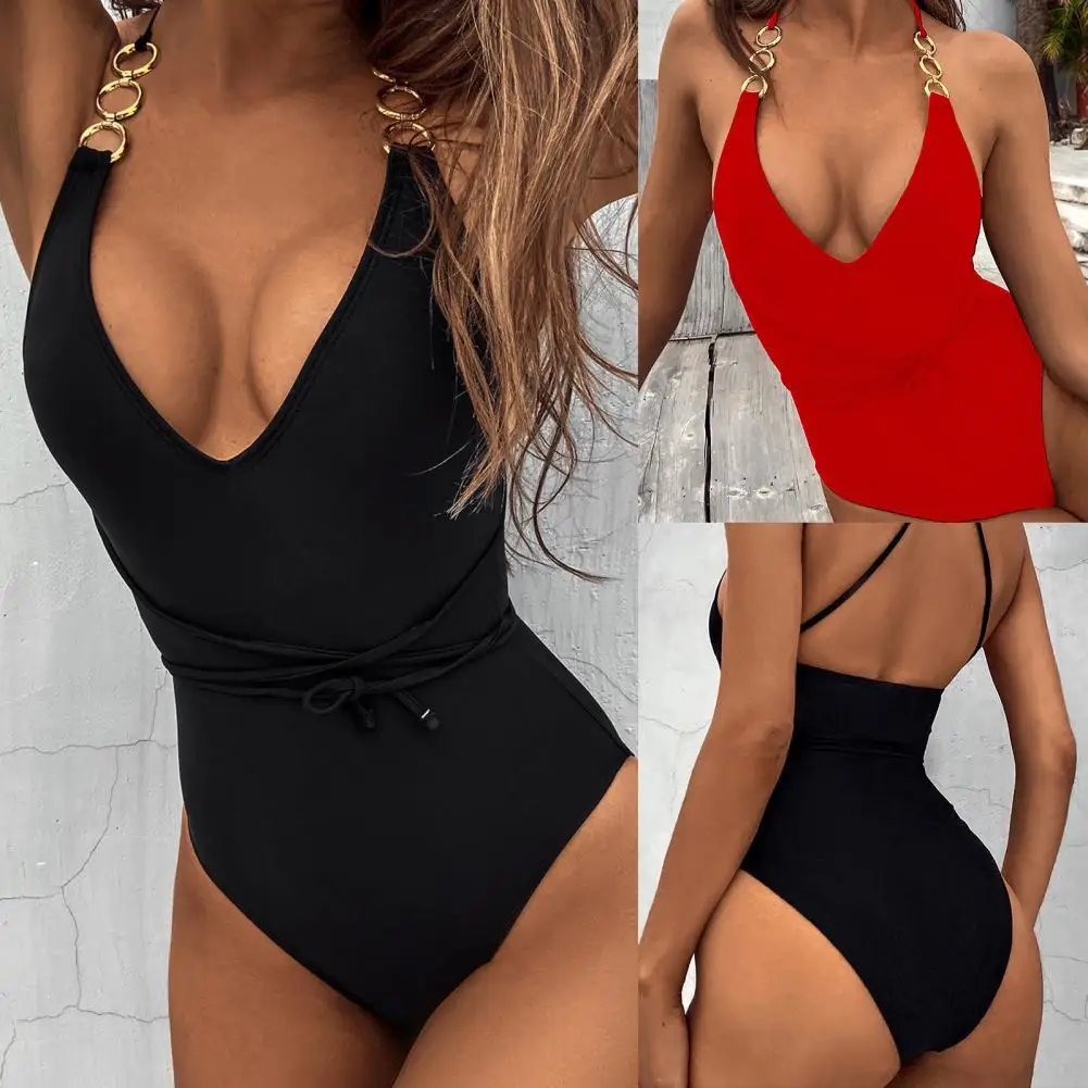 

Женский купальник с высоким вырезом и поясом