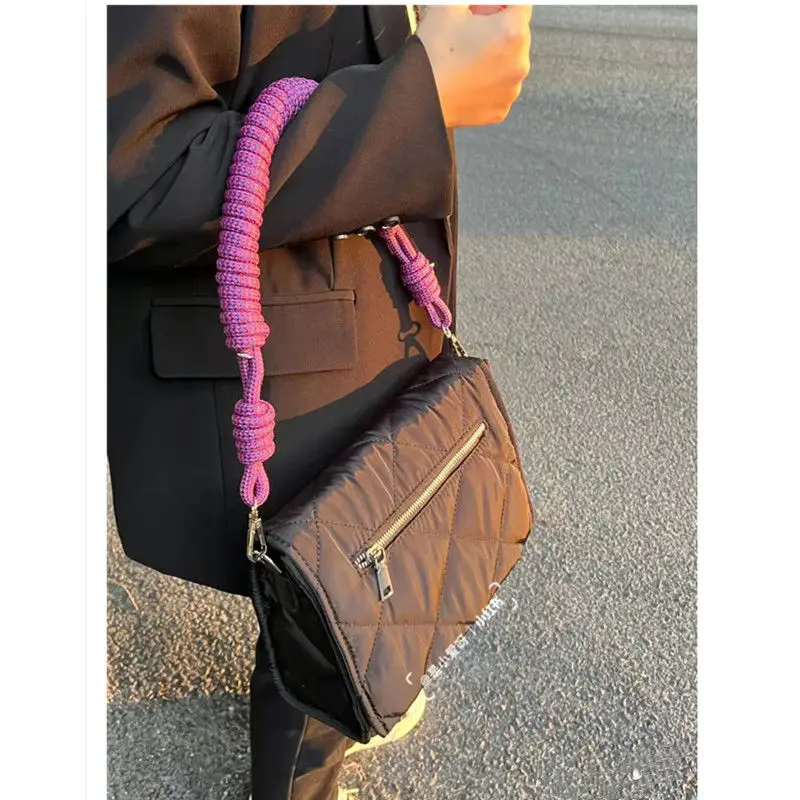 

Новая женская сумка Весенняя в евро-американском стиле нейлоновая модная однотонная плетеная сумка на молнии с ручками Сумка на плечо боль...