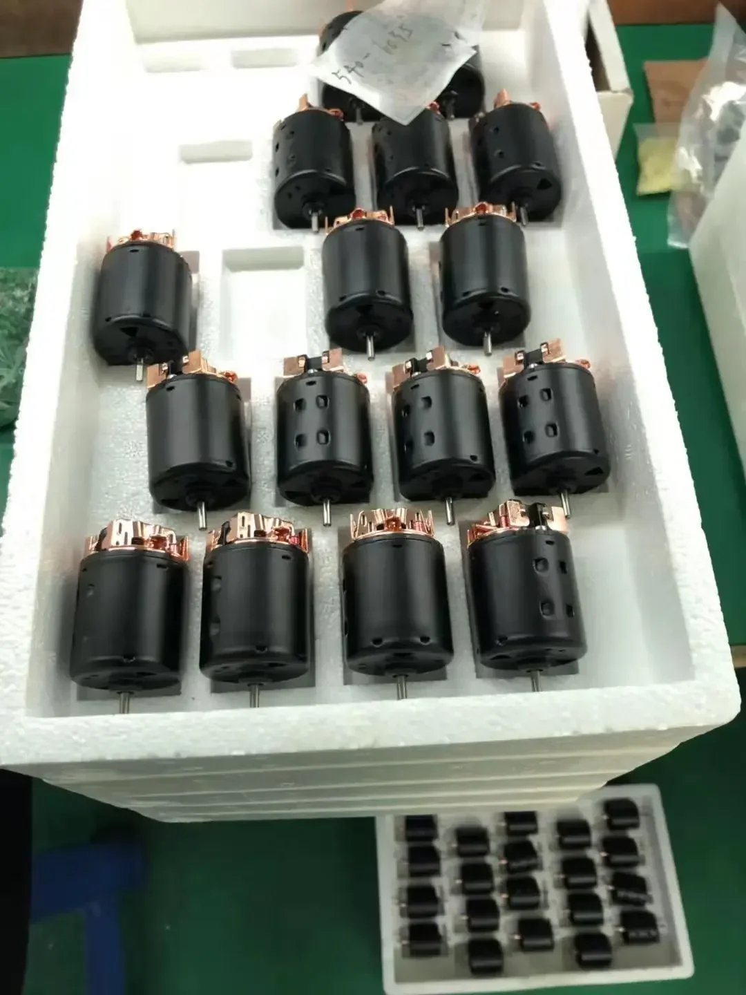 Индивидуальный сильный магнитный щеточный двигатель автомобильный для