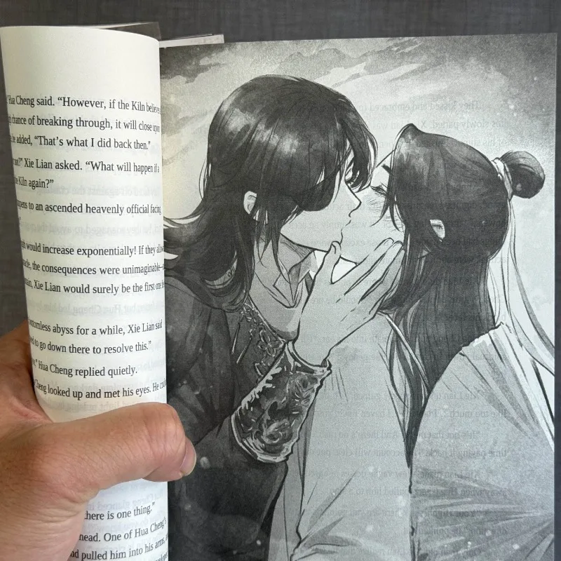 Tian Guan Ci Fu Genuine English Novel Heaven Official Blessing Moxiang Copper Smelly Comic Books
