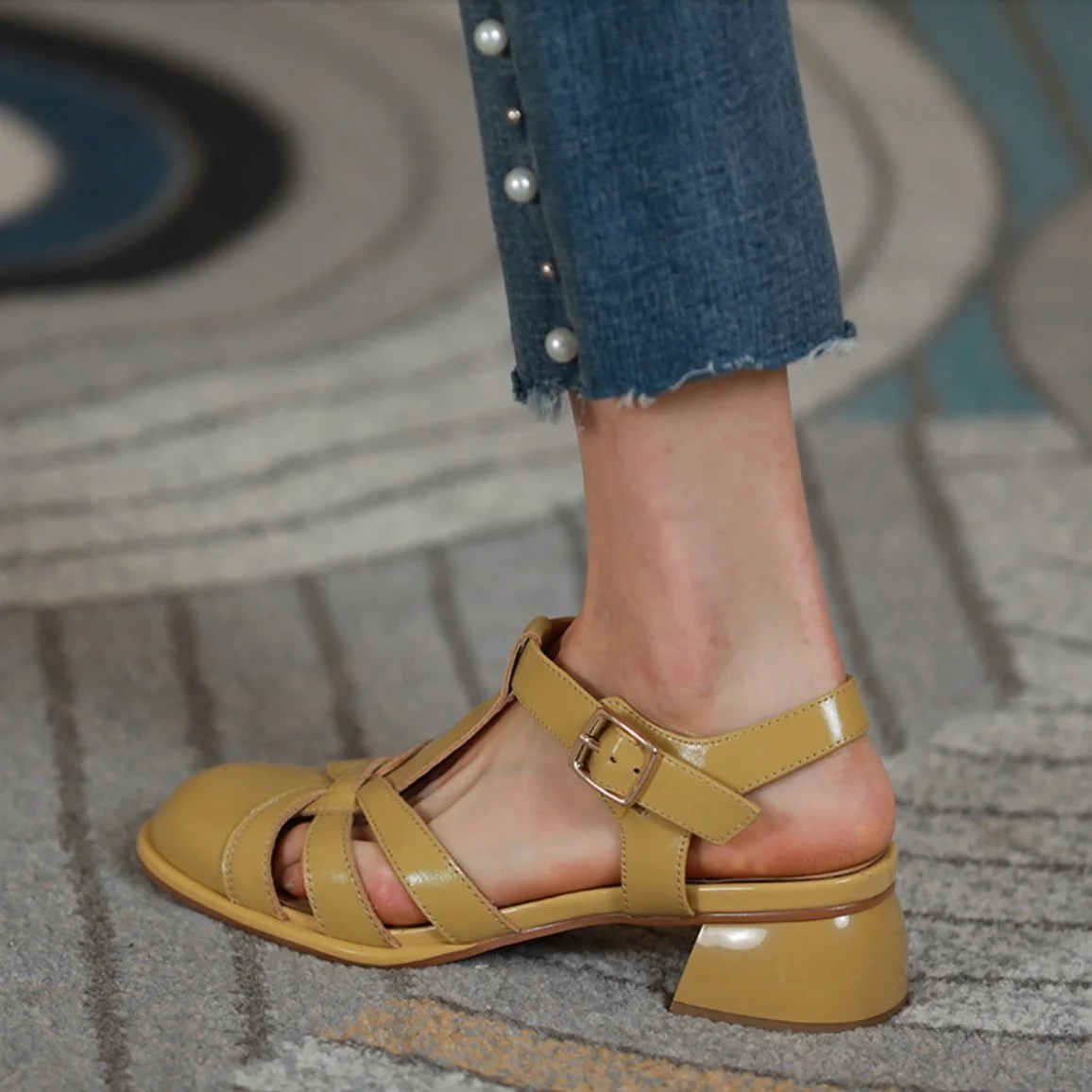 

Sandals Women Summer Roman Style Retro On Med Heel 3.5 CM Closed Toe Sandalias Elegant Woman Shoes Cowhide Gladiator Shoe