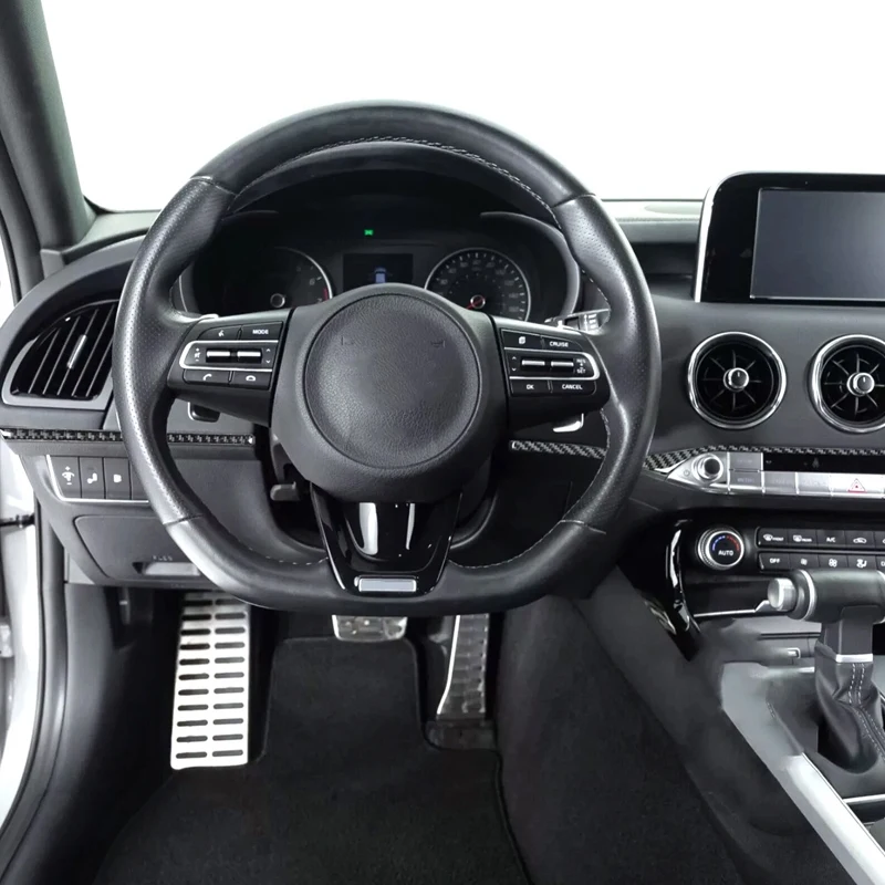 Фото Для Kia Stinger 2018-2023 GTS: Накладки на приборную панель из настоящего карбона, декоративные полосы, аксессуары для интерьера автомобиля (левый/правый руль) №4