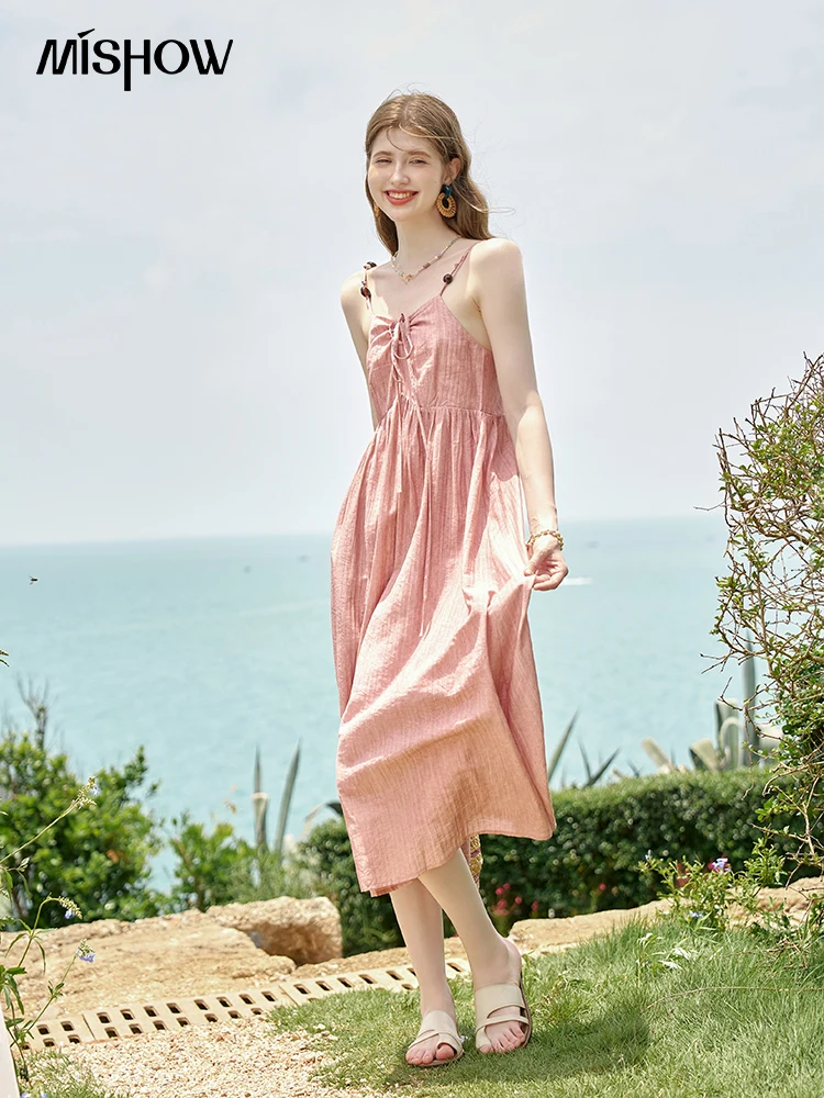 MISHOW Vacation Halo Dyed Розовое платье-бретелька 2024 летние плиссированные текстурные