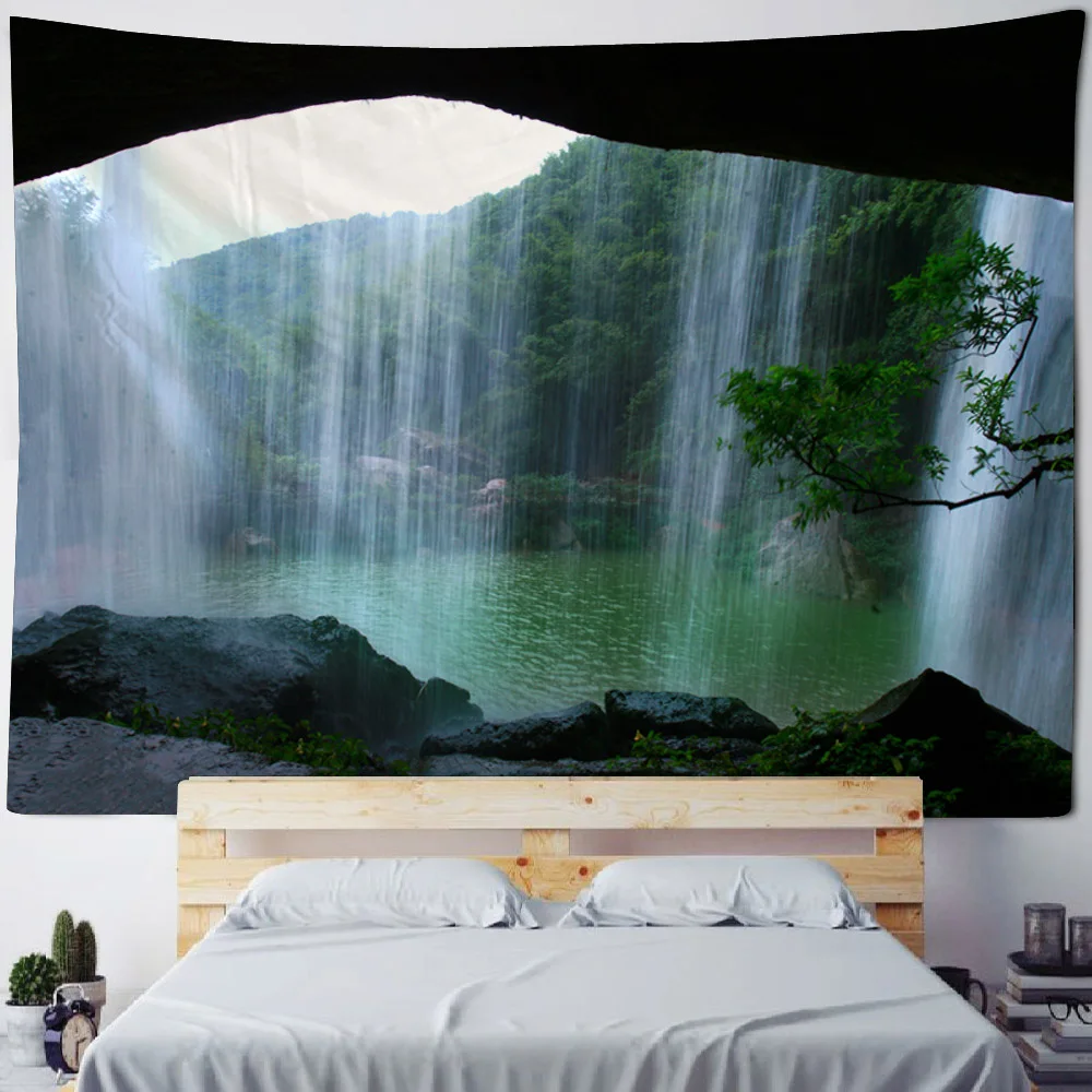 Рисунок 3 - Гобелен с лесным водопадом