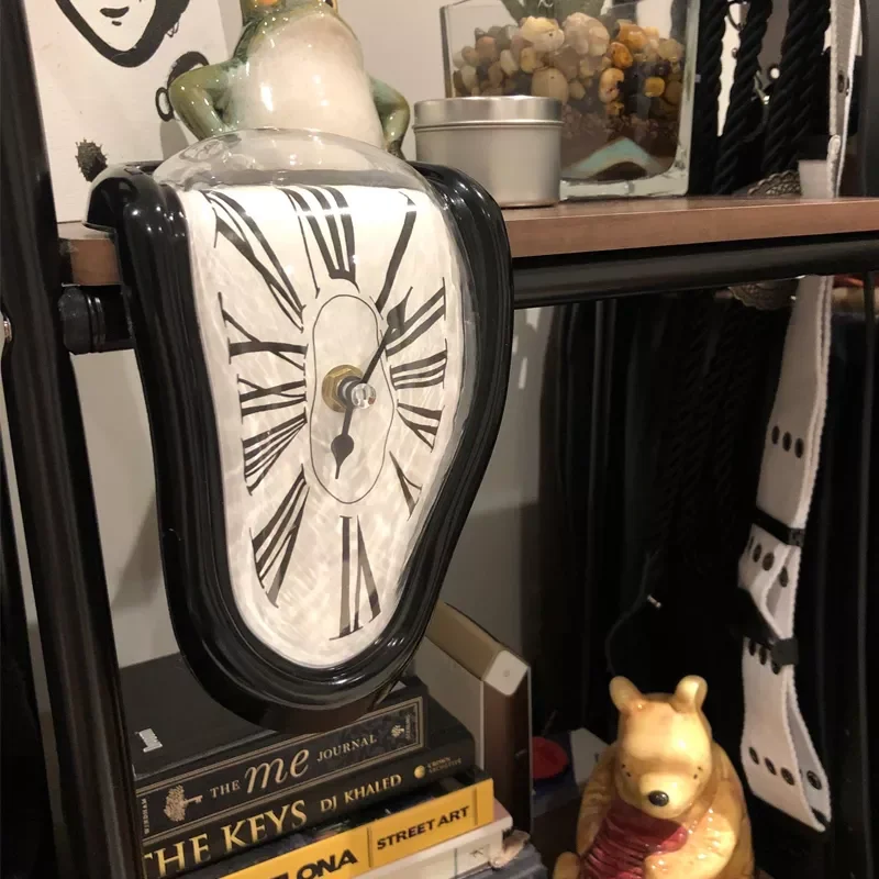 

Surrealist Salvador Dali Style Wall Clock Novel Surreal Melting Distorted Wall Watch Desk Clock Amazing Home Decoration Ornament