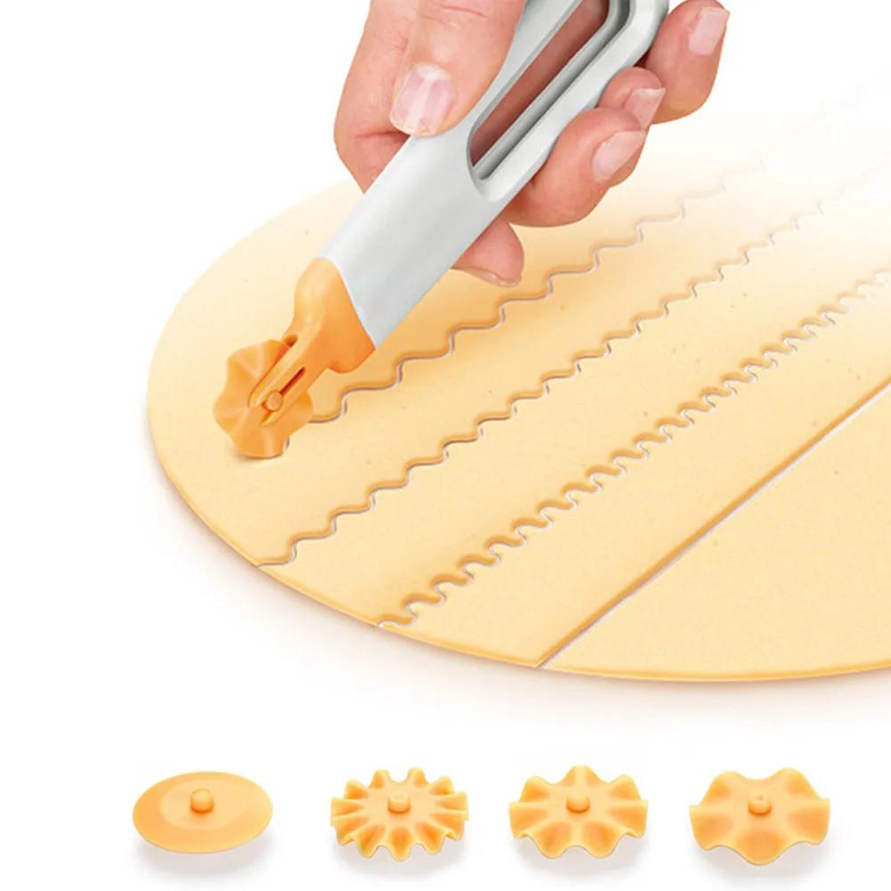 

Pull Net Wheel Pizza Pastry Lattice Roller Cutter Kitchen Baking Tool Plastic Cookie Pie Household Crop Tool 15.7x3.4cm
