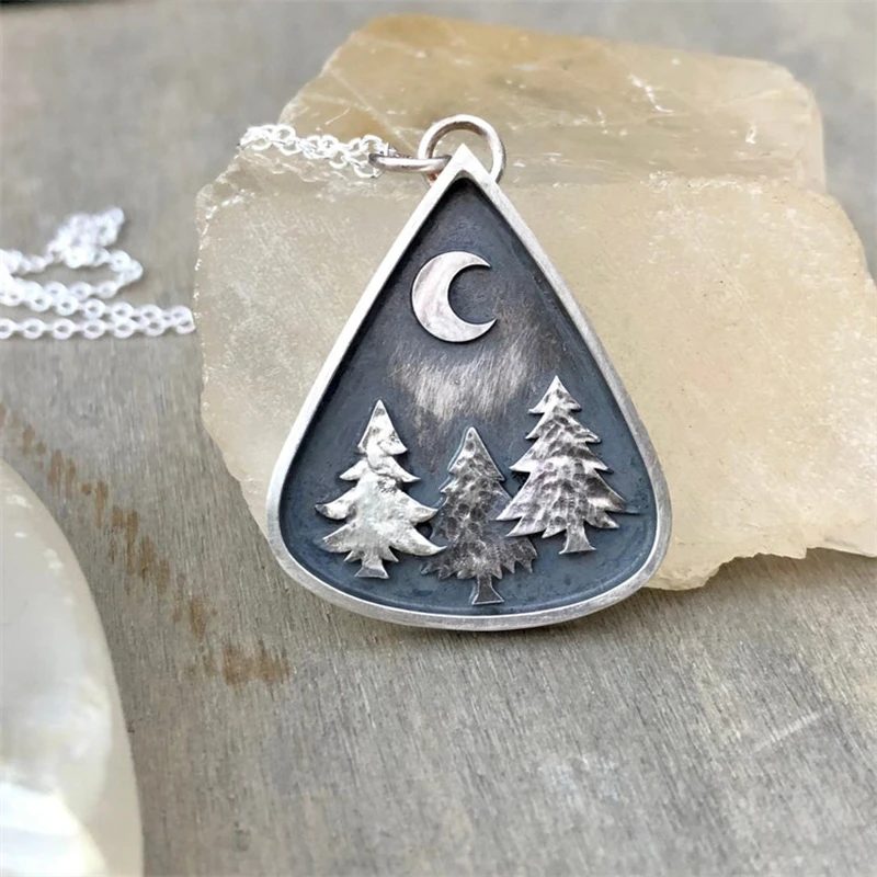 

Retro Style Drop-Shaped Pendant Layered Feeling Texture Moon Pine Forest Pendant Necklace Couple Anniversary Gift Jewelry