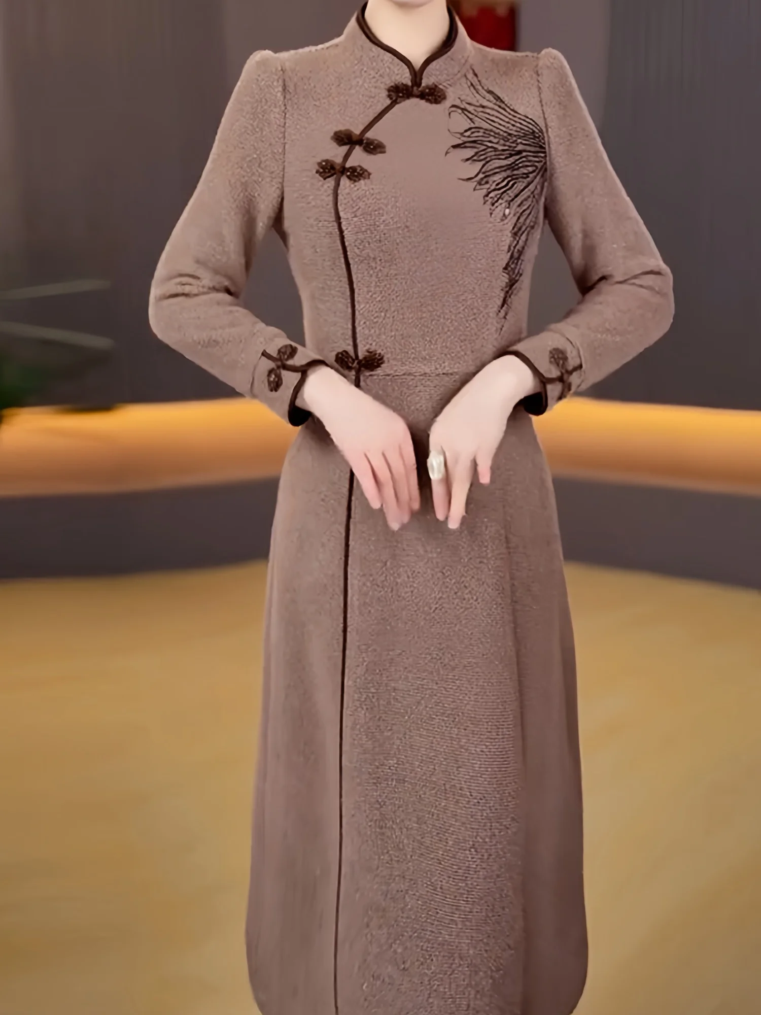 Улучшенное женское платье National Sle 2024 зимнее новое достойное и элегантное миди на