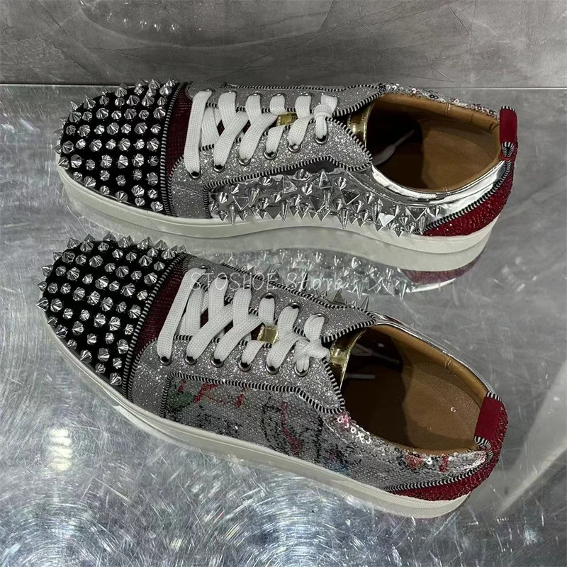 Повседневная обувь на шнуровке с блестками для мужчин и женщин декор заклепками