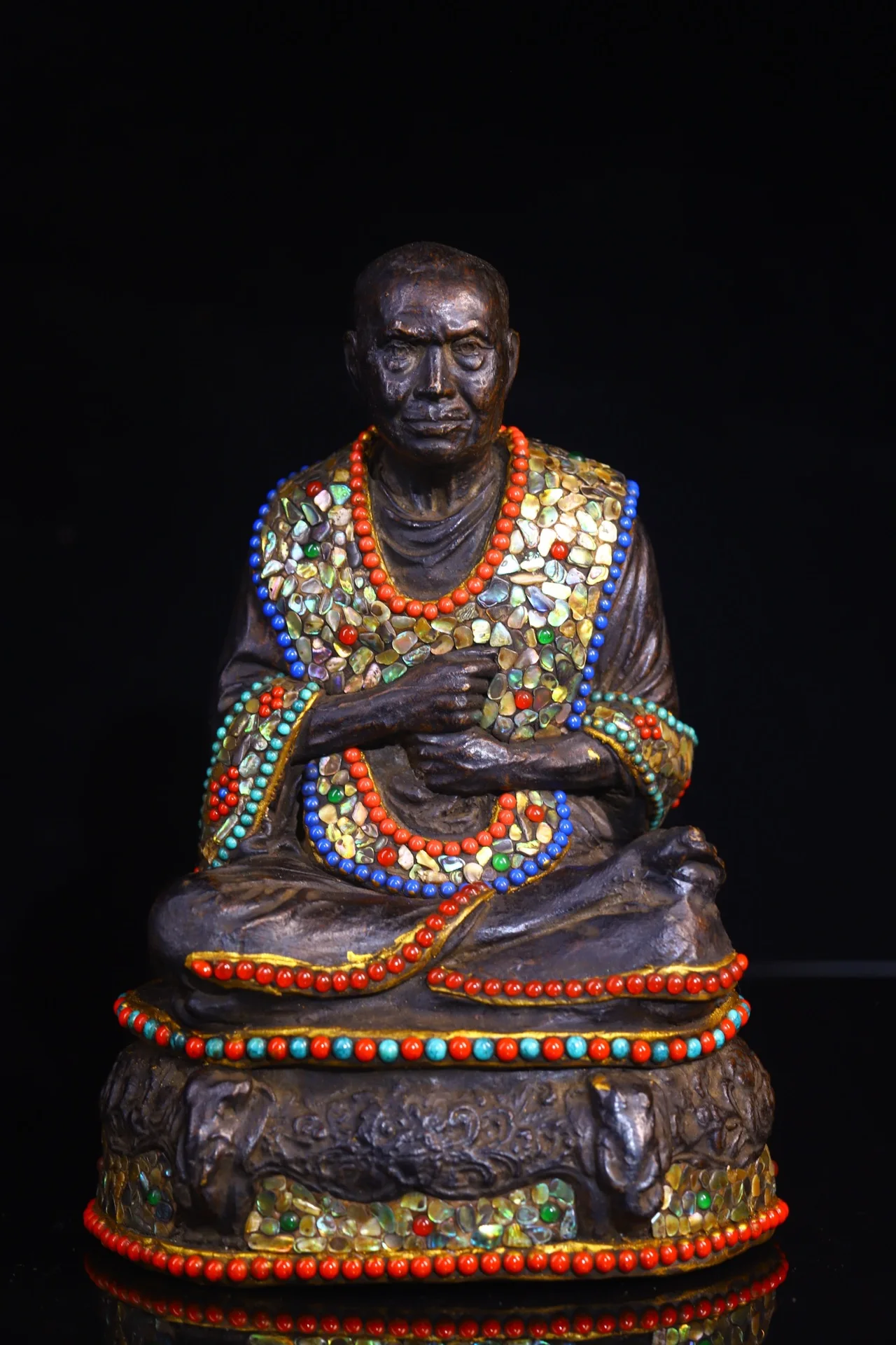 

9"Tibet Temple Collection Old Incense Ashes Mosaic Gem Shell Guru Master Buddhist teacher Sitting Buddha Worship Hall