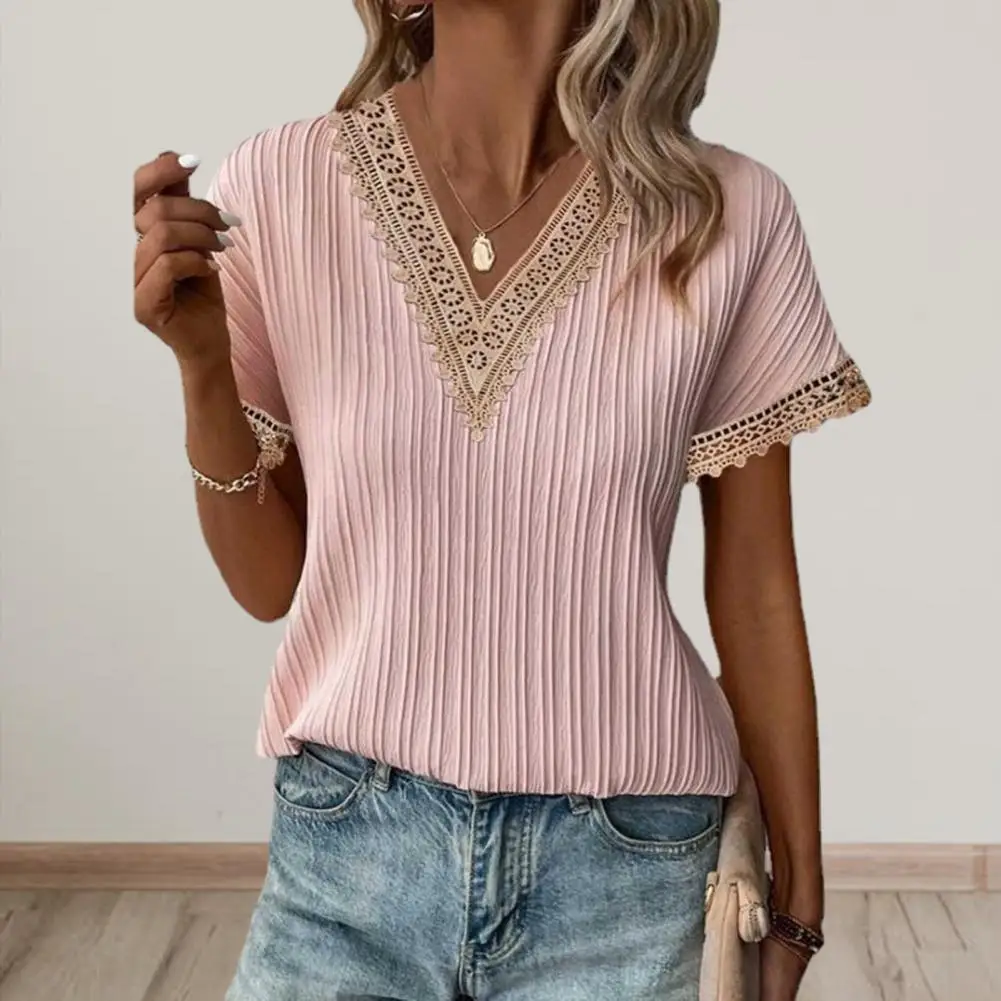 

Summer Top Chic Streetwear Pleated V-neck Tee with Lace Neckline Summer Short Sleeve T-shirt for A Loose Fit Stylish Look Comfy