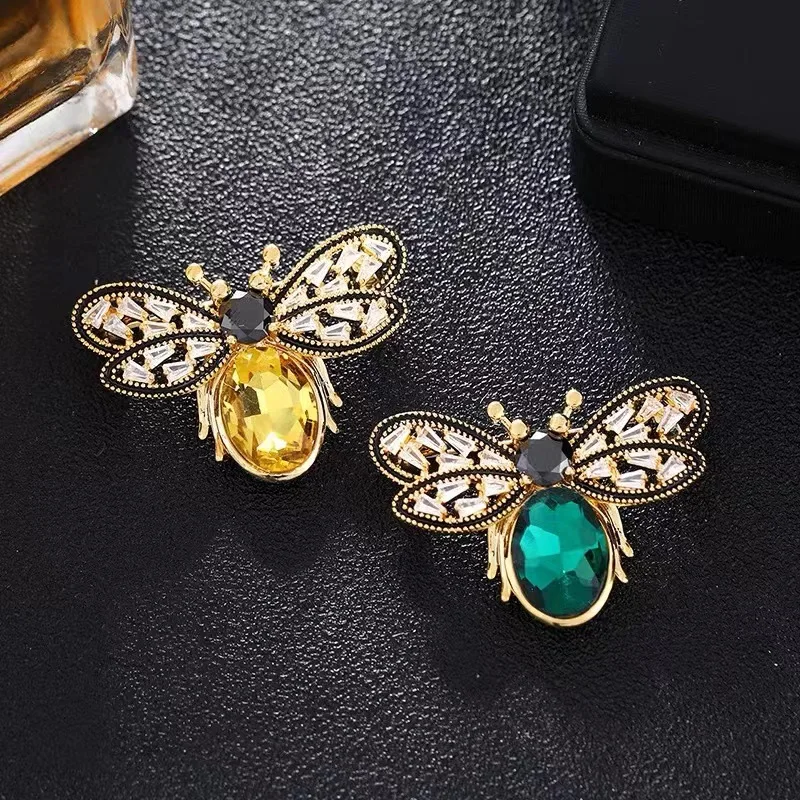 

Brooches Women Delicate Little Bee Brooches Temperament Small Lnsect Senior Vintage Corsage Cute Pin Gifts Clothing Accessories