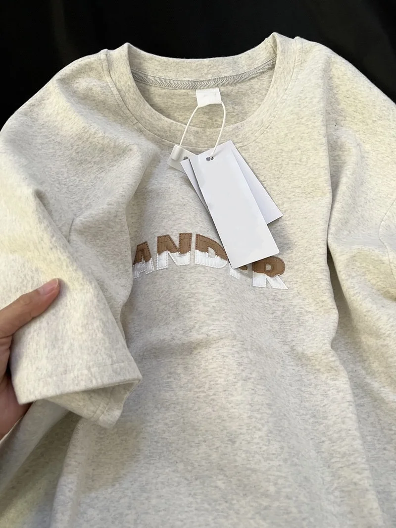 

Женская футболка с круглым вырезом, черная или белая свободная футболка с коротким рукавом и объемными буквами, лето 2023