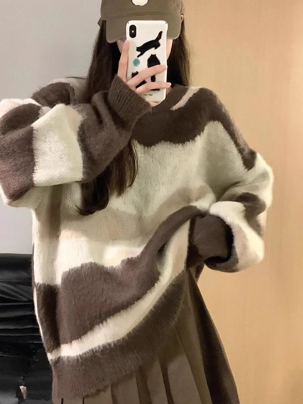 Мягкий клейкий вязаный свитер в полоску стиле ретро женский свободный 2024