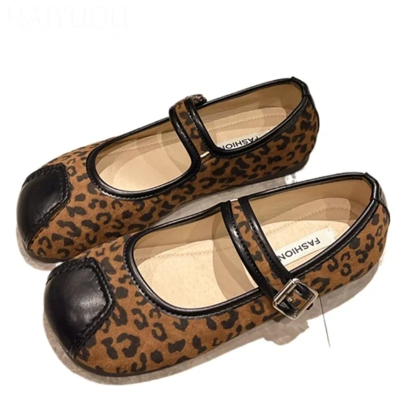 Леопардовые женские туфли Мэри Джейн на плоской подошве замшевые дизайнерские