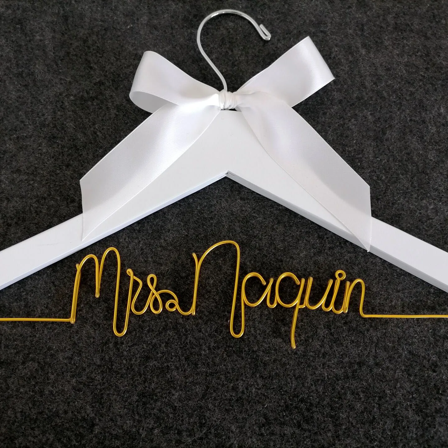 

Wedding Hanger , Groom Bride Wedding Shower Gift Mr&Mrs Souvenir Gift, Customize Name Hanger