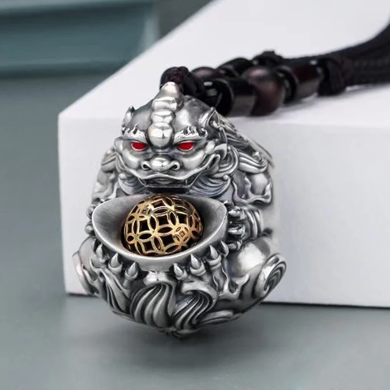 

Retro Style Domineering Pixiu Pendant Playable Handle Piece Male Rotatable Ornaments Caiyuangunwenwan Jewelry Accessories