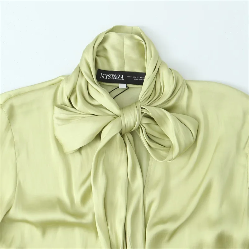 Новинка 2024 Женская атласная рубашка KEYANKETIAN с бантом на шнуровке осенний офисный