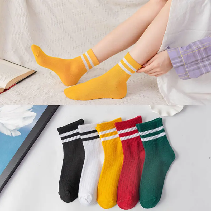 

Хлопковые вязаные полосатые длинные носки однотонные в стиле Харадзюку ретро черные белые короткие носки милые свободные носки в японском ...