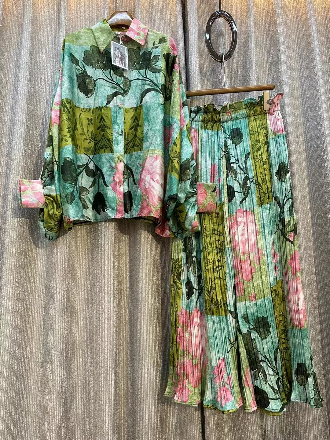 

Новый модный пижамный комплект с принтом для женщин, комплект из двух предметов, женская рубашка, элегантные плиссированные широкие брюки с высокой талией