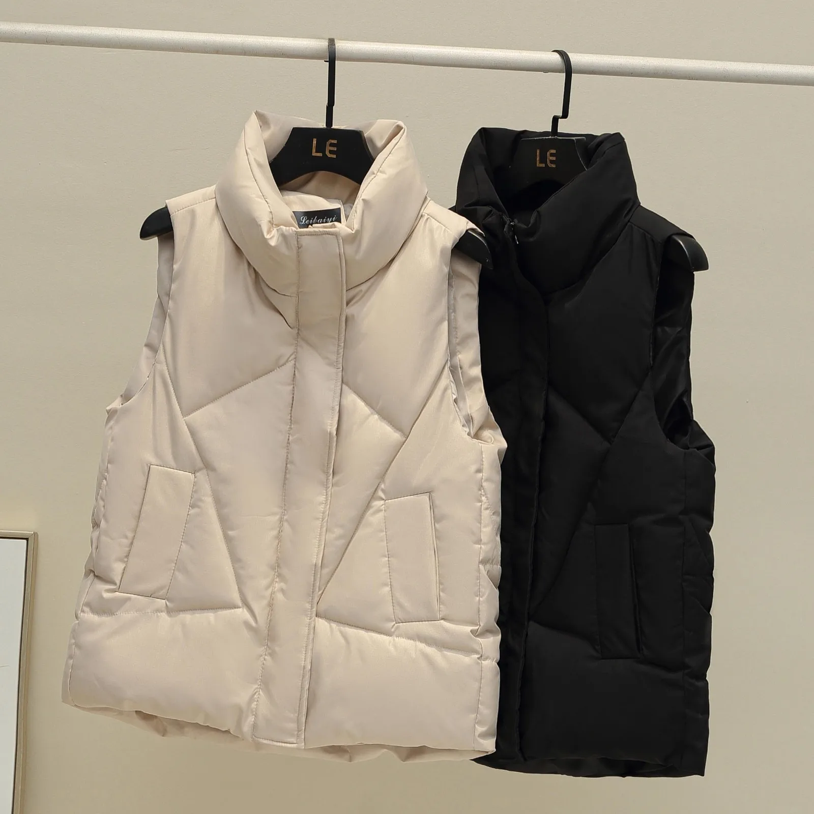 

Paddded Ultra Light Down Vest Women Short Vest Windproof Lightweight Warm Waistcoat Female White Duck Down Down Coat Sleeveless
