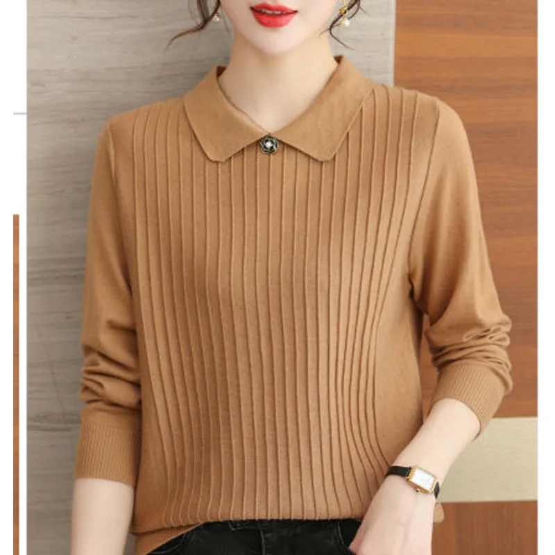 Женский однотонный свитер-поло с нитками и бусинами