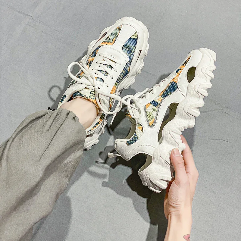 Лето 2024 новые дышащие сандалии для мужской верхней одежды удобная модная