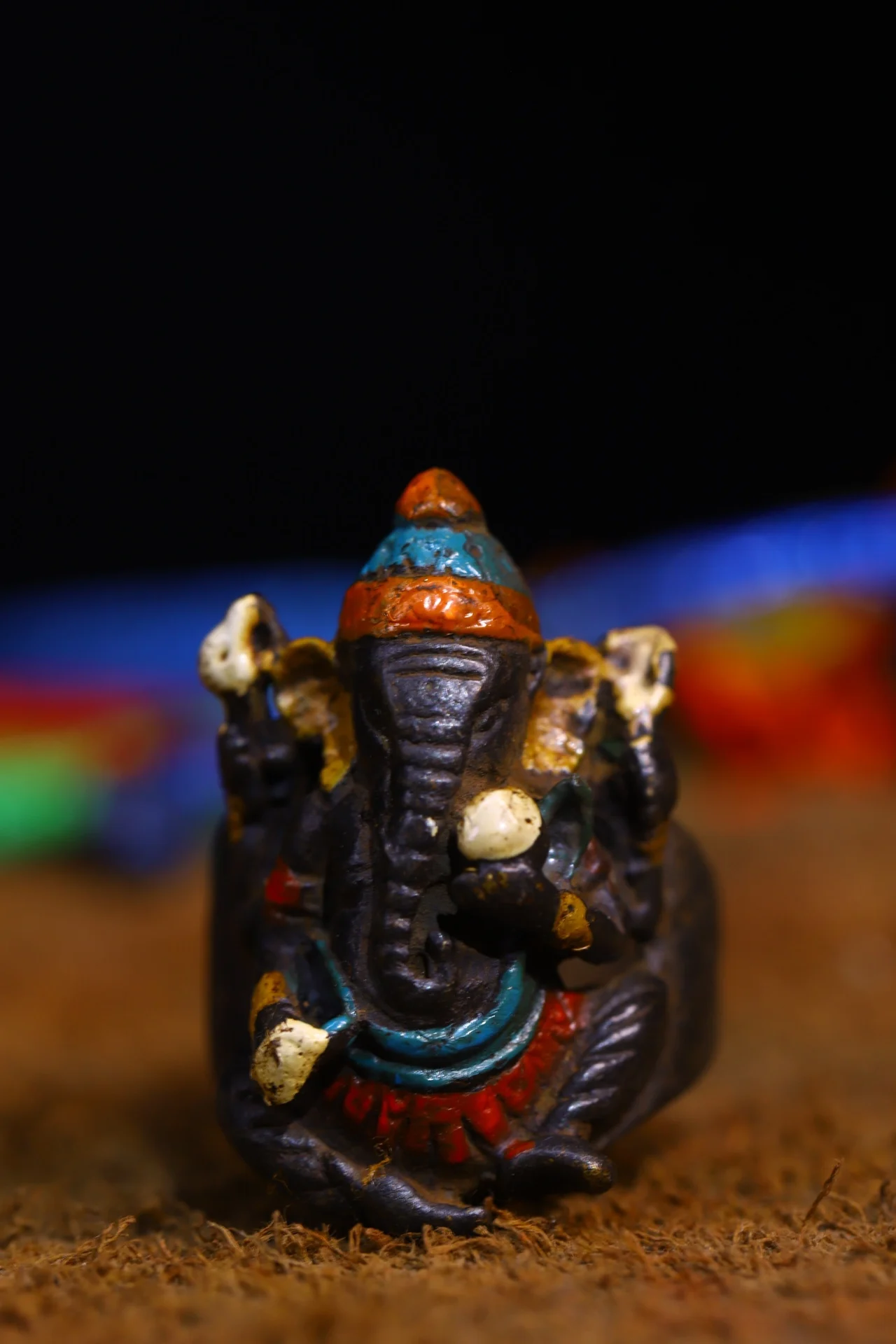 

CHina Elaboration Old Tibet Bronze Hand Made Chiseling Elephan Buddha Ring Metal Crafts