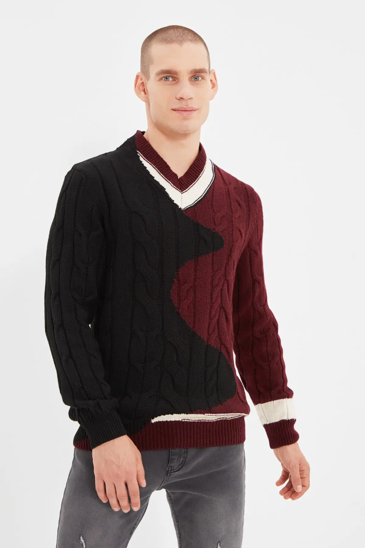 

Trendyol Men 'S Regular Fit V-neck Knitwear Sweater TMNAW22KZ2072