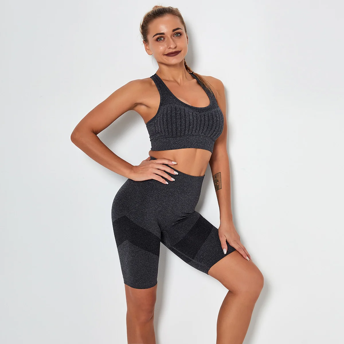 

Seamless Knitted Breathable Shorts Bra Yoga Suit Running Fitness Pants