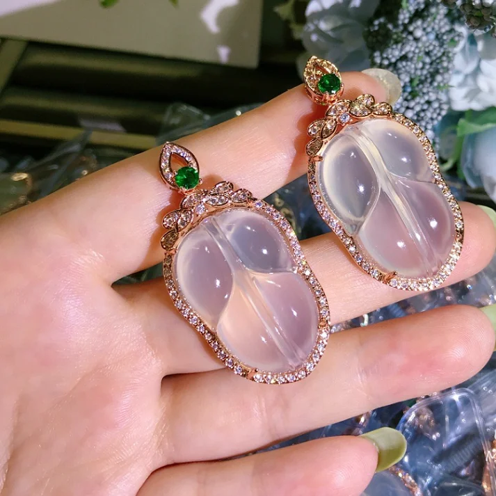 Подвеска из натурального агата с белым льдом инкрустированный халцедоном