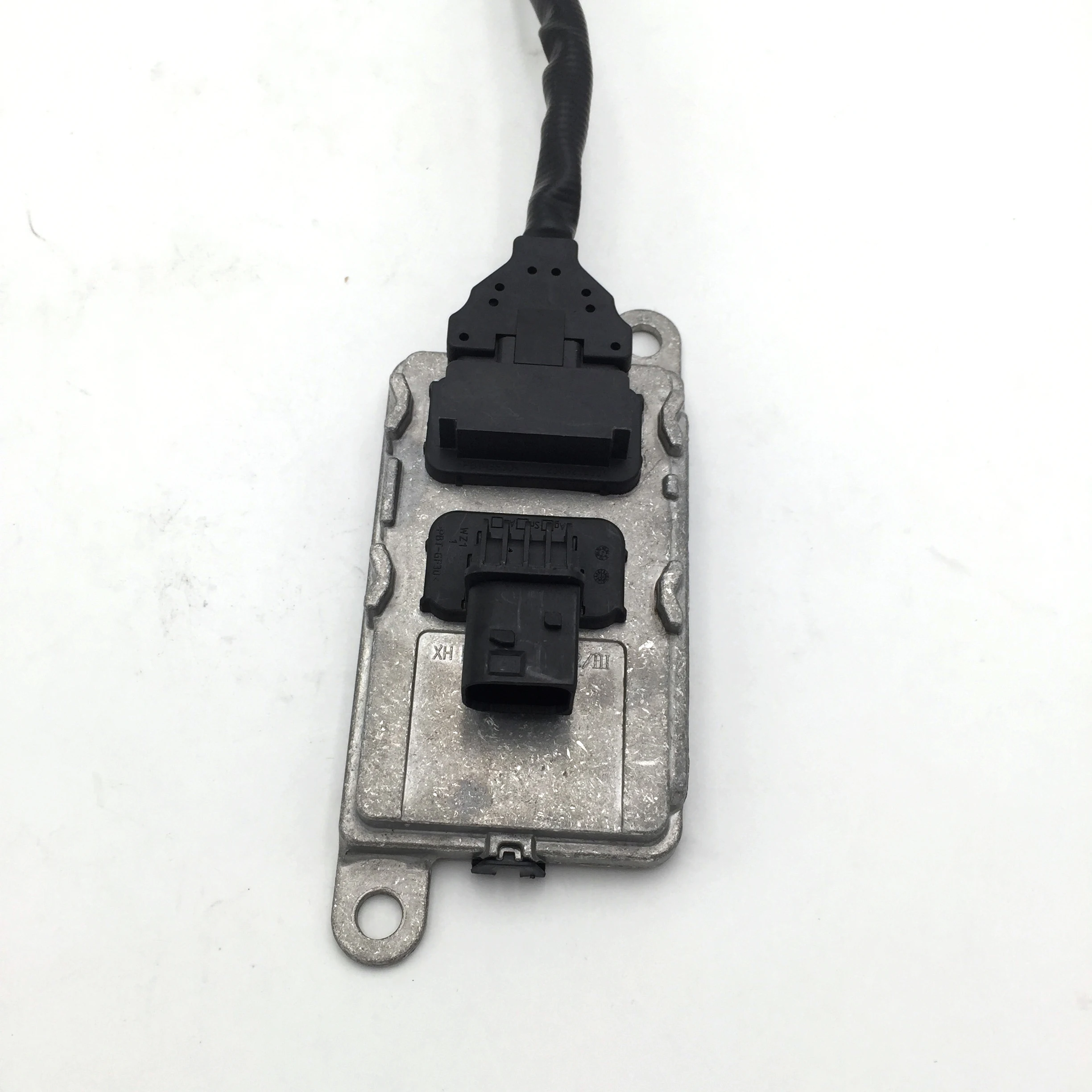 Система выхлопных газов для грузовиков Датчик NOx 5WK9 6661D 2006245 подходит датчика