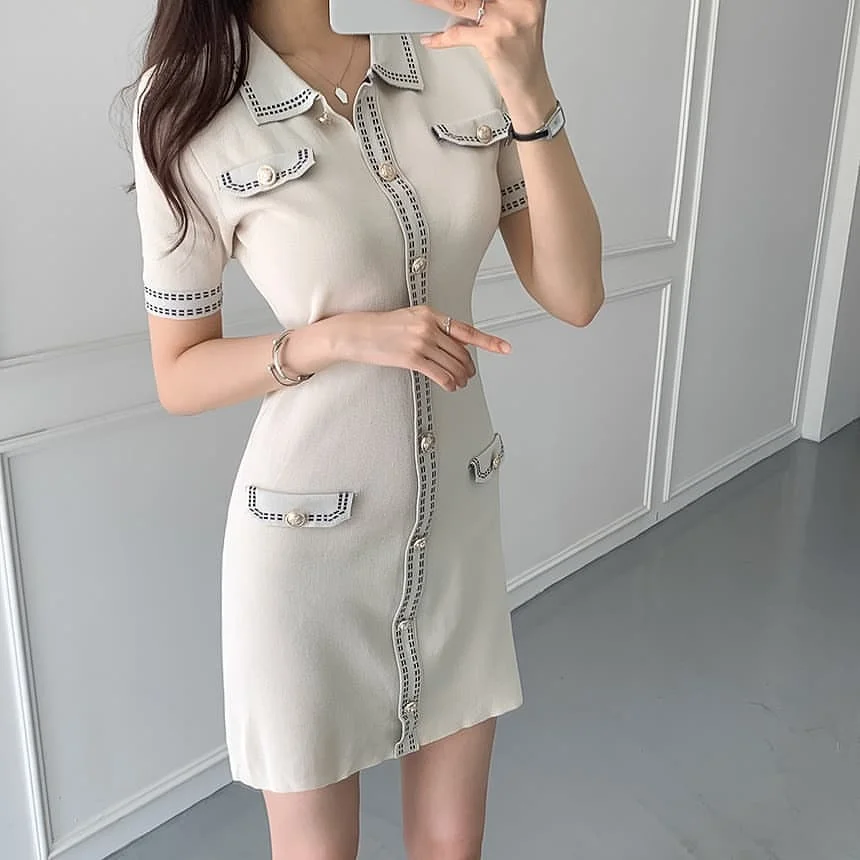 

Вязаное платье во французском стиле с короткими рукавами