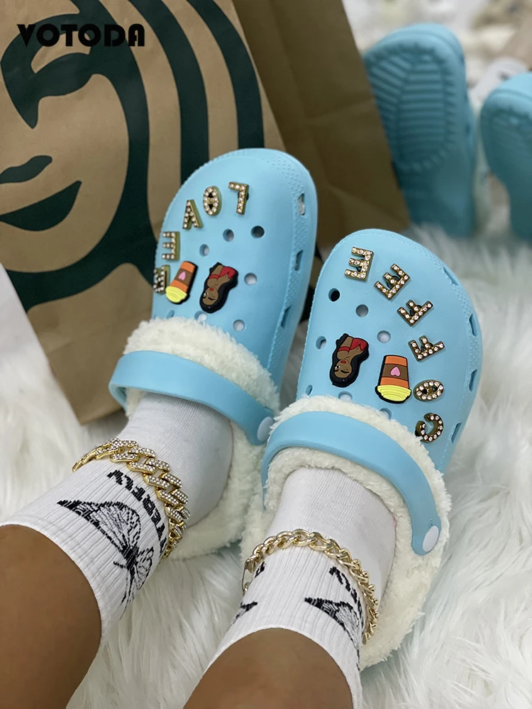 2021 Winter New Plush Sandals Women Furry Cute Cartoon Hole Shoes Platform Warm Clogs Rhinestone High-heel Slipper Garden Slides