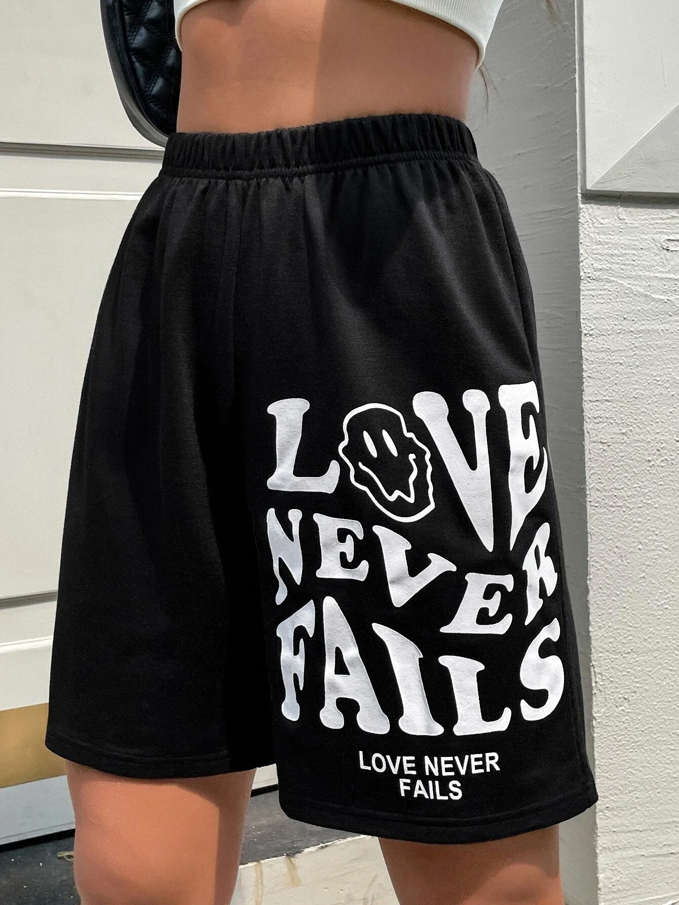 

Slogan & Cartoon Graphic Shorts