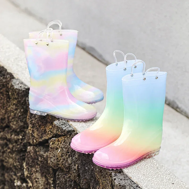 Женские радужные резиновые сапоги с прозрачным круглым носком на плоской