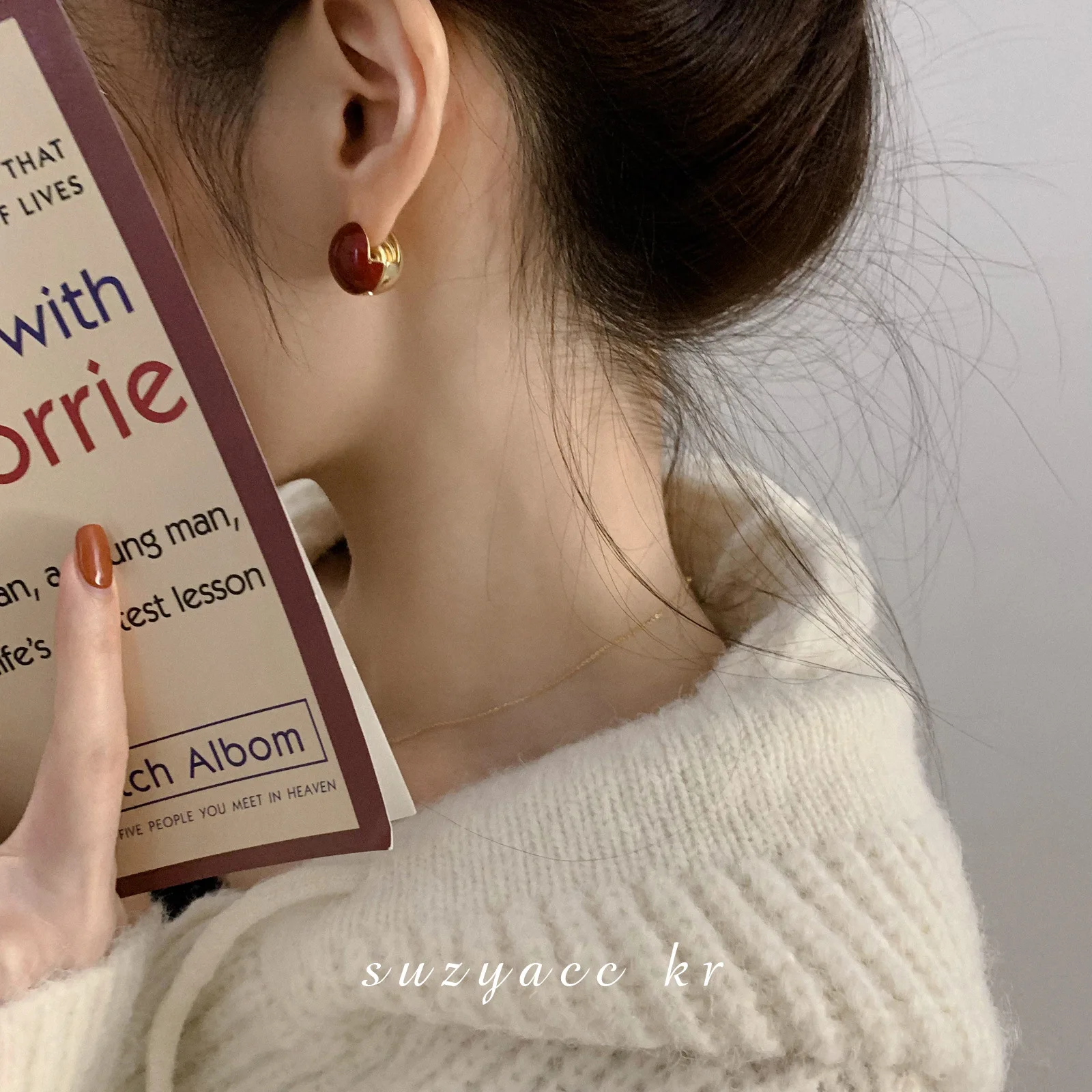 

Women's Two-sided Vintage Earrings Simple Red Bean Color Round Earrings New Gothic Studs Earrings Clip on Earrings Trendy 2022