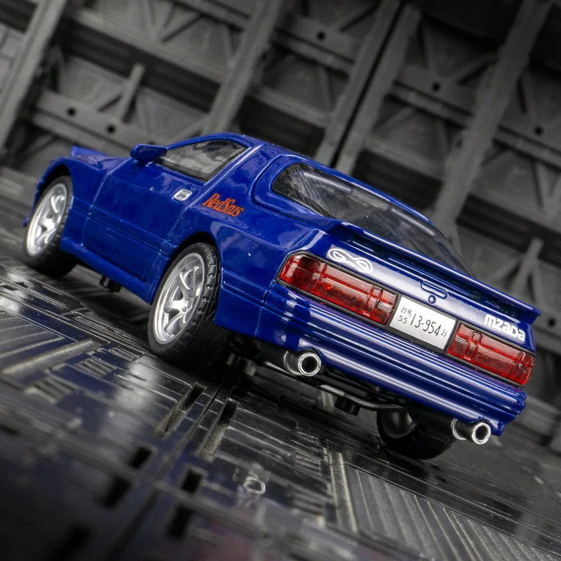 1:32 Моделирование Mazda RX-7, модель автомобиля из сплава, двери и капот двигателя, багажник может открыть имеет функцию звука и освещения. (art.: 3920d37e41b93) - 3920d37e41b93